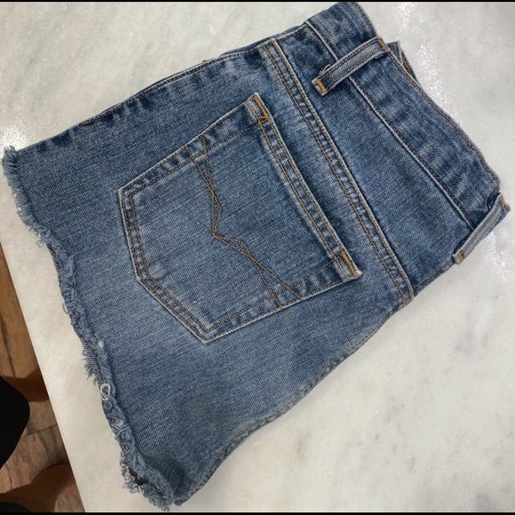 Guess Jean Shorts - Picture 10 of 11